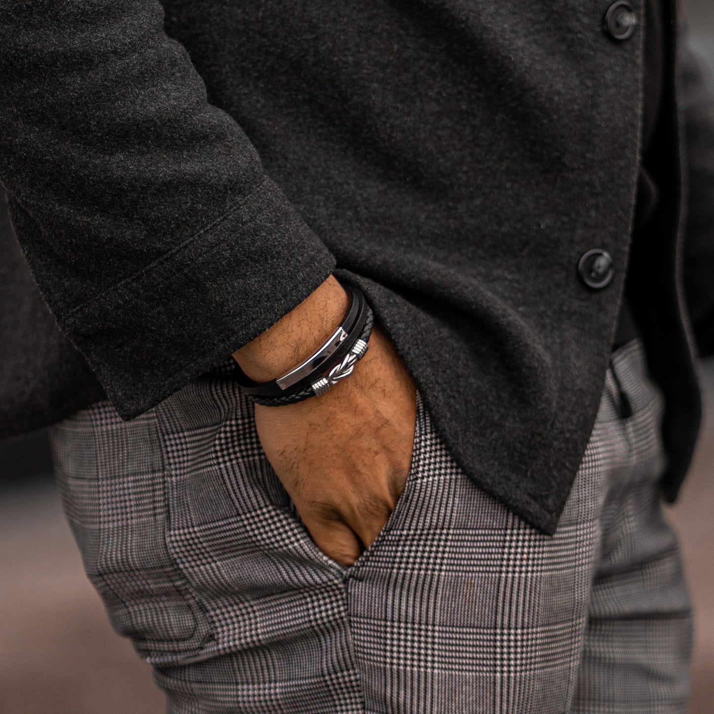 „Proud” leren armband - zilver - B040