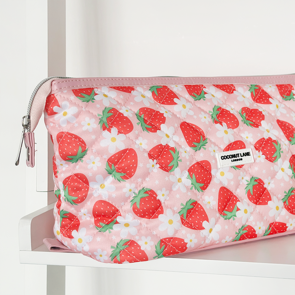 Magic Lifestyle Pouch - Gewatteerde Berry Cute Strawberry